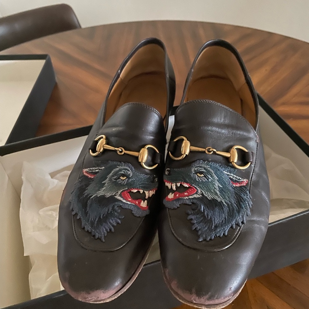 Dark brown Gucci loafers Wolf design - MENS size 10.5
